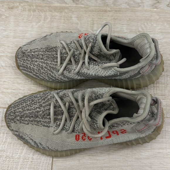 Yeezy 350 V2 Sneaker - Worn 10 times max! size 5 - Picture 2 of 2